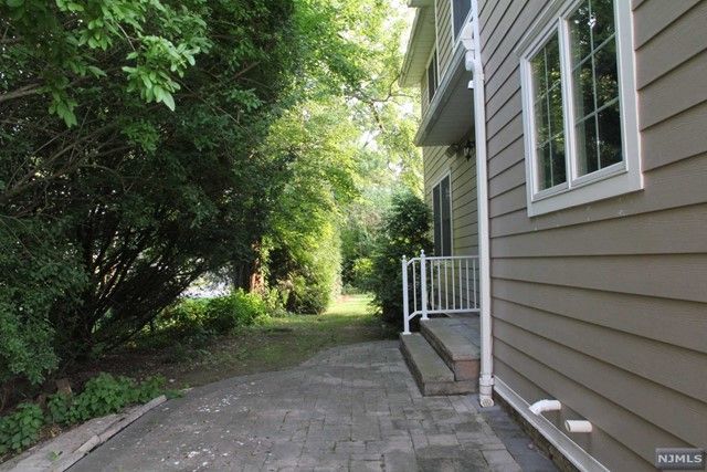 10 Cranford Road, Glen Rock, NJ 07452