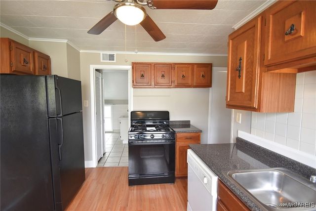 8 Melrose Road, Amherst, NY 14221