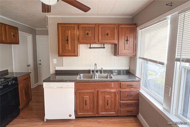 8 Melrose Road, Amherst, NY 14221