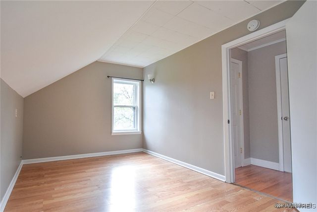 8 Melrose Road, Amherst, NY 14221