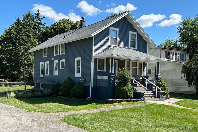 8 Melrose Road, Amherst, NY 14221