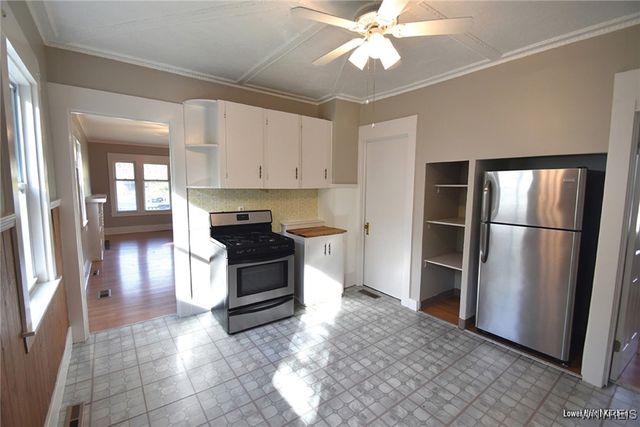 8 Melrose Road, Amherst, NY 14221