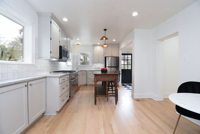 818 N Euclid Avenue, Oak Park, IL 60302