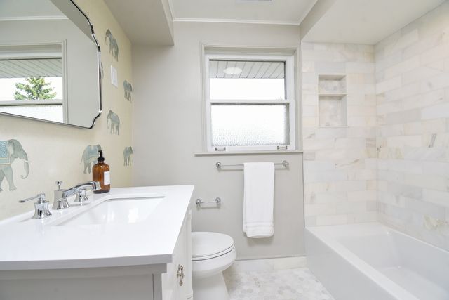 818 N Euclid Avenue, Oak Park, IL 60302