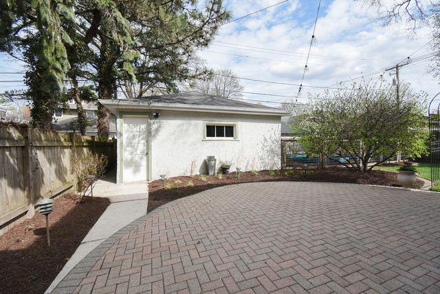 818 N Euclid Avenue, Oak Park, IL 60302