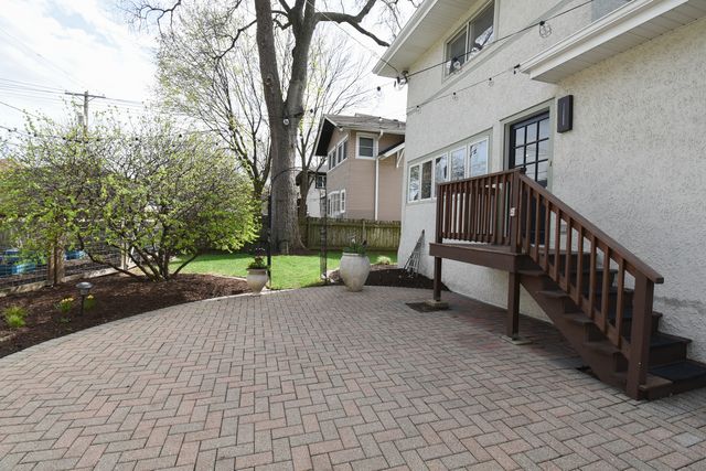 818 N Euclid Avenue, Oak Park, IL 60302