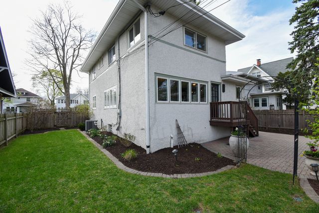 818 N Euclid Avenue, Oak Park, IL 60302