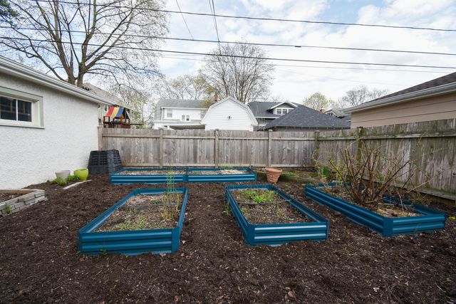 818 N Euclid Avenue, Oak Park, IL 60302