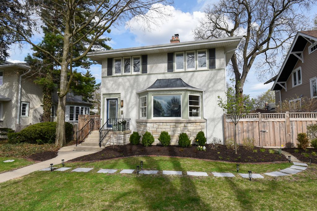 818 N Euclid Avenue, Oak Park, IL 60302
