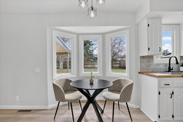 2216 W Austin, Bolivar, MO 65613