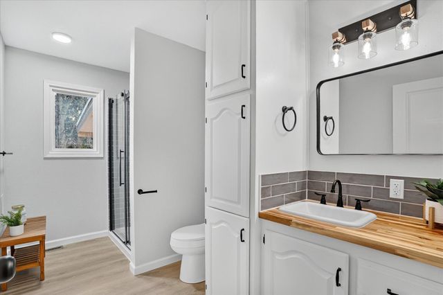 2216 W Austin, Bolivar, MO 65613