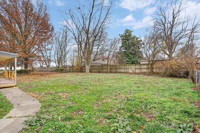 2216 W Austin, Bolivar, MO 65613