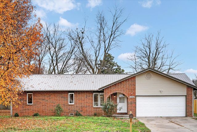 2216 W Austin, Bolivar, MO 65613