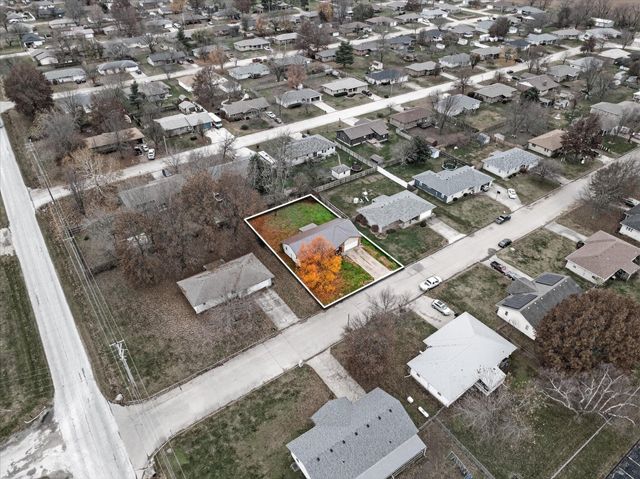 2216 W Austin, Bolivar, MO 65613