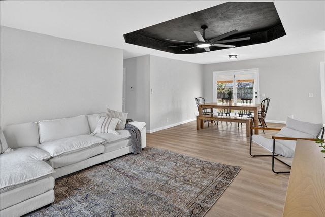 2216 W Austin, Bolivar, MO 65613