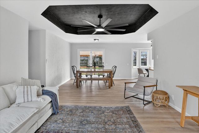 2216 W Austin, Bolivar, MO 65613