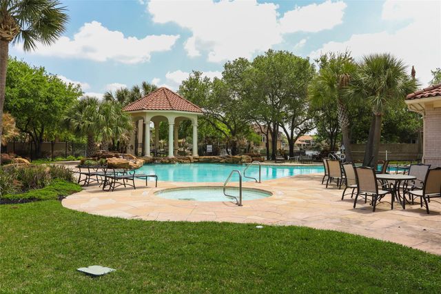 18415 Windsor Lakes Drive, Houston, TX 77094