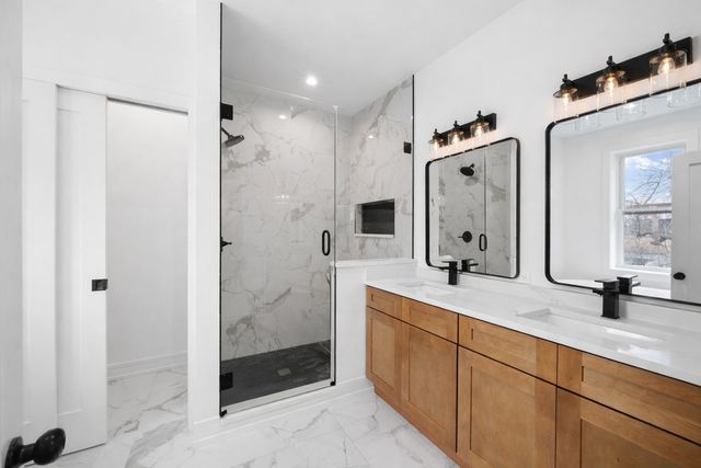 3941 N Spaulding Avenue, Chicago, IL 60618