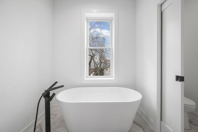 3941 N Spaulding Avenue, Chicago, IL 60618