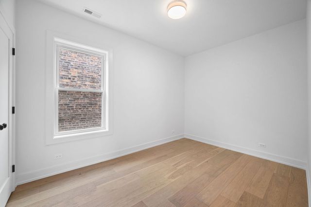 3941 N Spaulding Avenue, Chicago, IL 60618