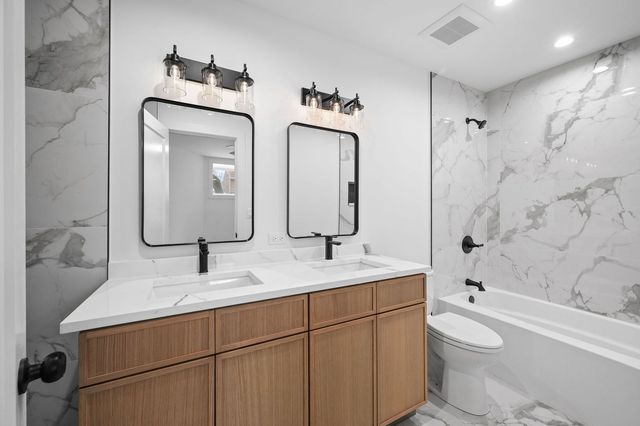 3941 N Spaulding Avenue, Chicago, IL 60618