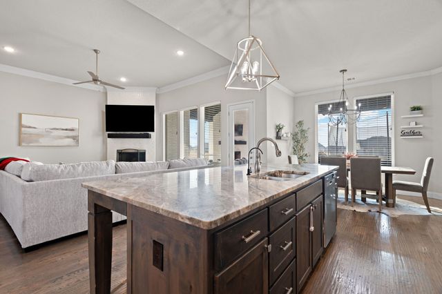 405 Venadito Drive, Godley, TX 76044