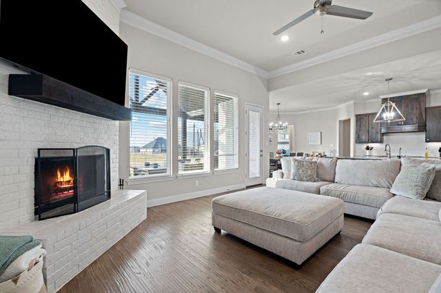 405 Venadito Drive, Godley, TX 76044