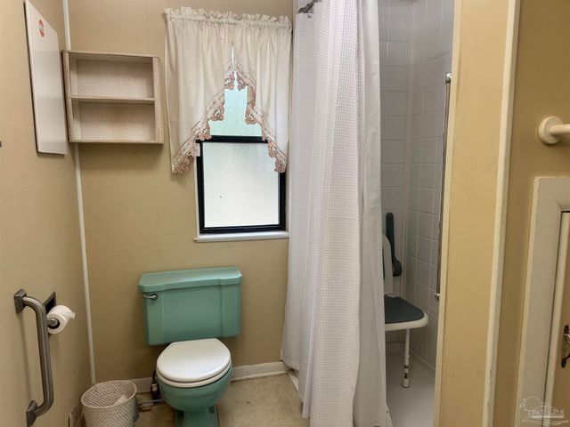 7880 Gregg Rd, Pensacola, FL 32514