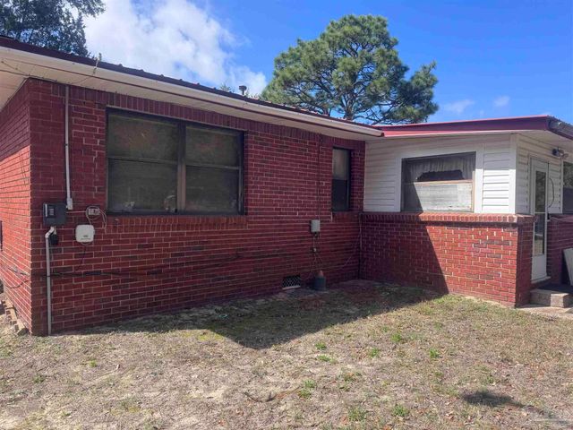 7880 Gregg Rd, Pensacola, FL 32514