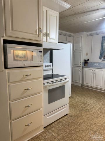 7880 Gregg Rd, Pensacola, FL 32514