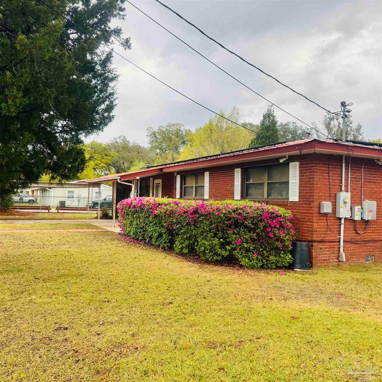 7880 Gregg Rd, Pensacola, FL 32514