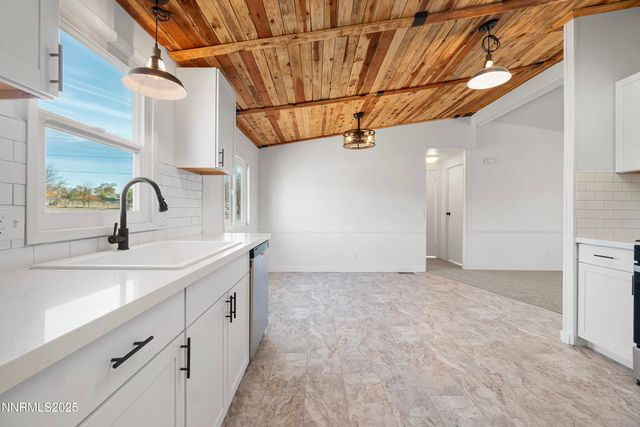 4915 Cheyenne Trail, Stagecoach, NV 89429