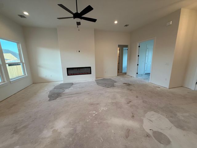 406 Hogans Place PL, Meadowlakes, TX 78654