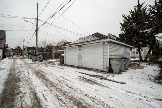 2239 S 11th STREET, Milwaukee, WI 53215