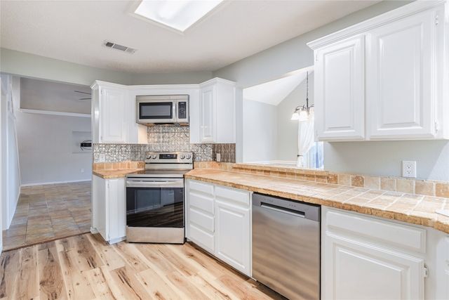 2123 Ridgecliff Drive, Keller, TX 76248