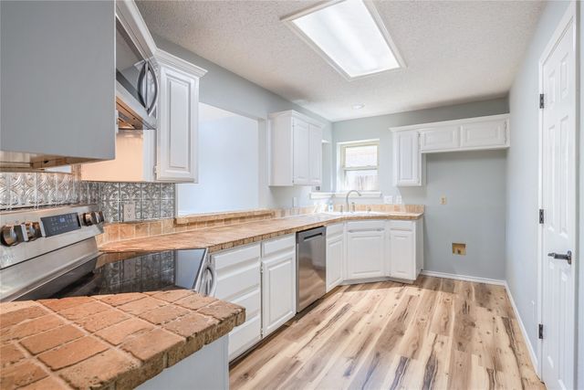 2123 Ridgecliff Drive, Keller, TX 76248