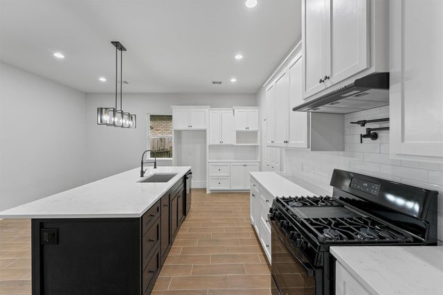 8233 Sterlingshire Street, Houston, TX 77078