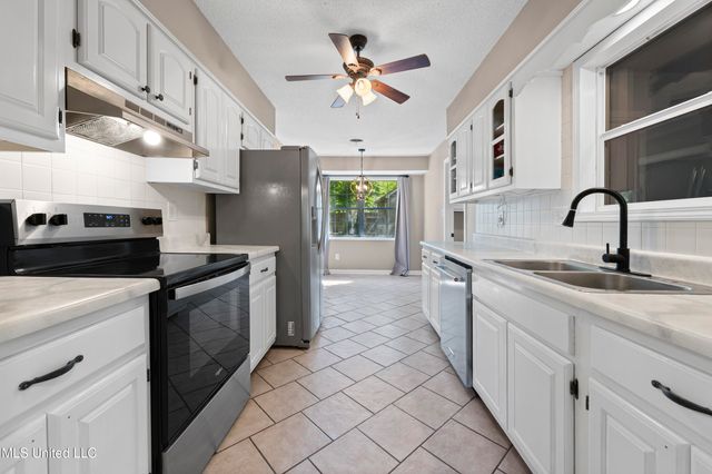 7572 Lone Oak Cove, Southaven, MS 38671