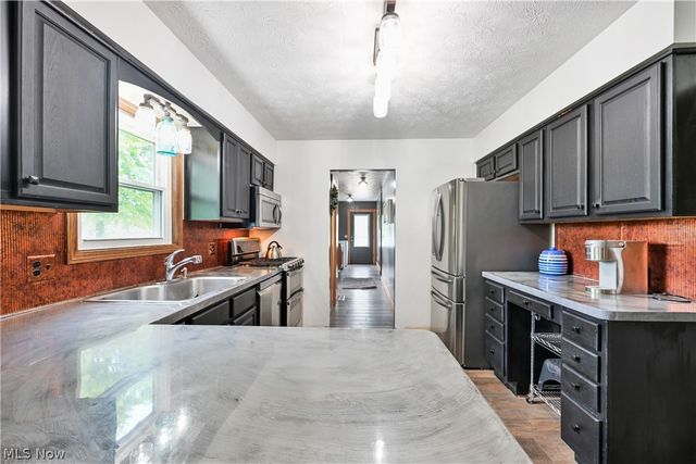 11690 Island Road, Grafton, OH 44044