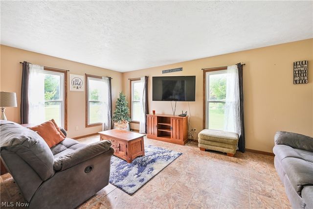 11690 Island Road, Grafton, OH 44044