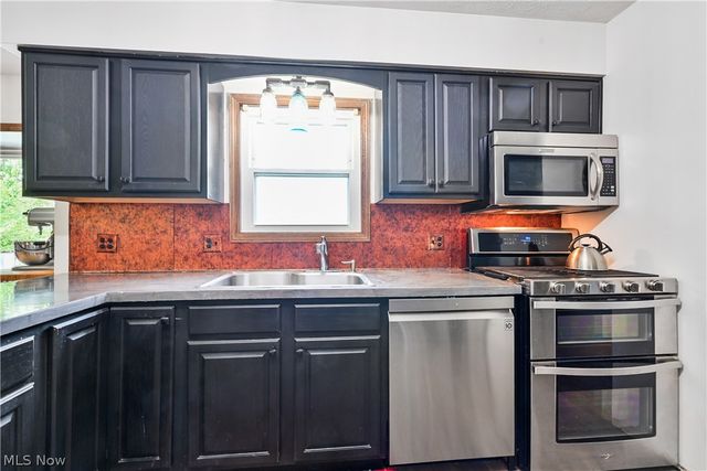 11690 Island Road, Grafton, OH 44044