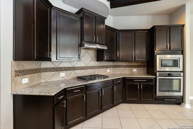 8803 Shady Mountain, San Antonio, TX 78254