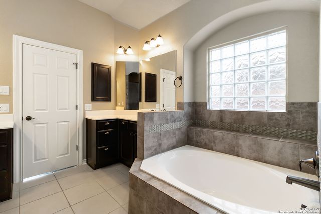 8803 Shady Mountain, San Antonio, TX 78254