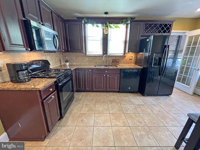 4129 GARRETT RD, Drexel Hill, PA 19026