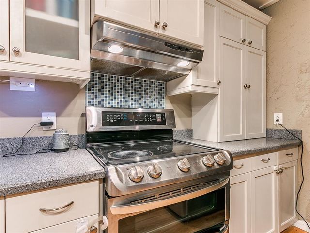 18200 Mayridge Drive, Newalla, OK 74857