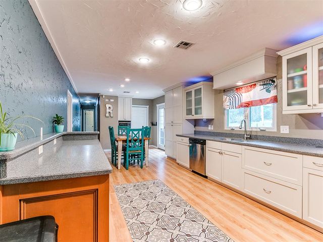 18200 Mayridge Drive, Newalla, OK 74857