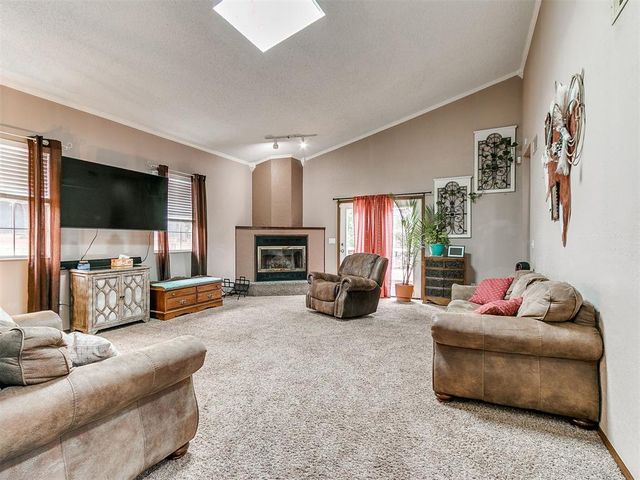 18200 Mayridge Drive, Newalla, OK 74857
