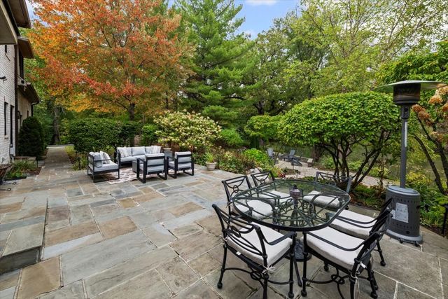 625 Leland Court, Lake Forest, IL 60045