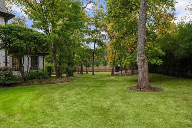 625 Leland Court, Lake Forest, IL 60045