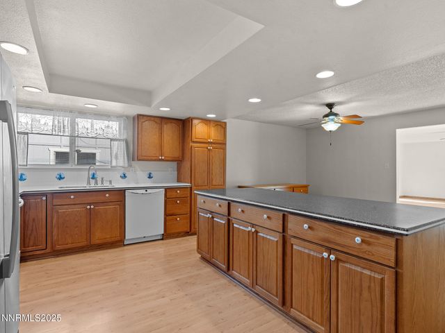 2541 Brentwood Drive, Carson City, NV 89701